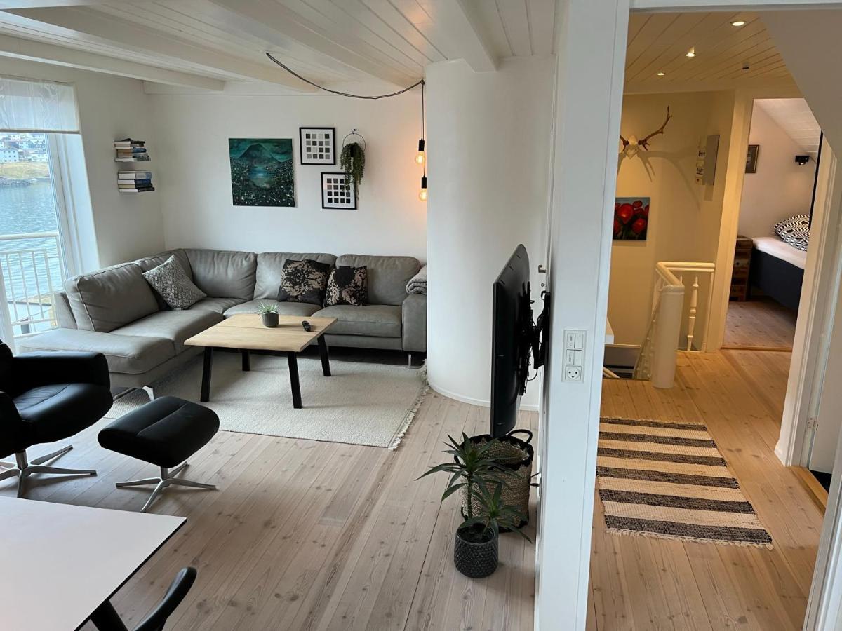 Apartment Downtown - Great View! Klaksvík 外观 照片