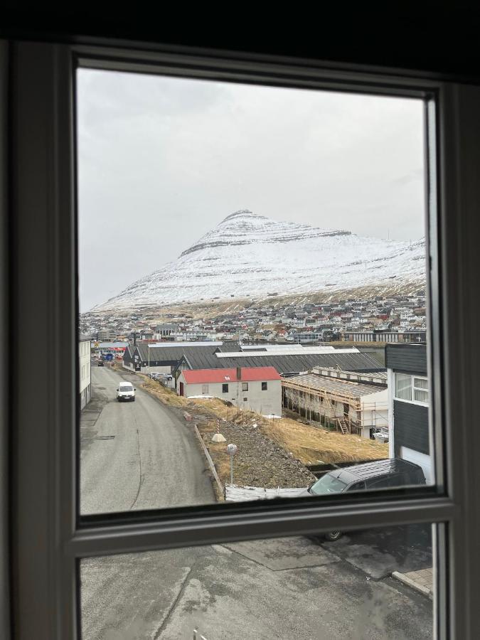 Apartment Downtown - Great View! Klaksvík 外观 照片