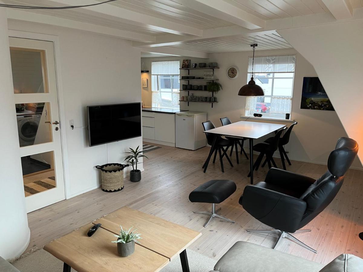 Apartment Downtown - Great View! Klaksvík 外观 照片