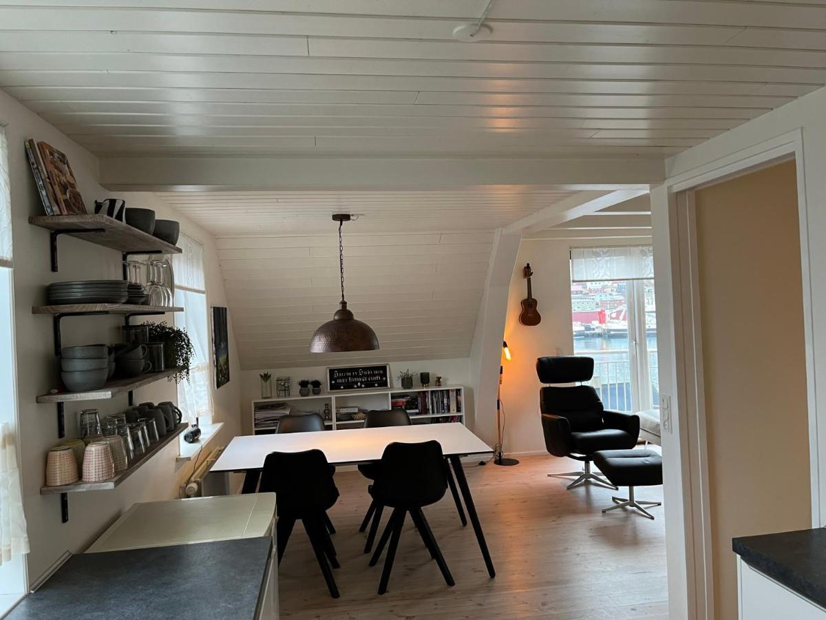 Apartment Downtown - Great View! Klaksvík 外观 照片